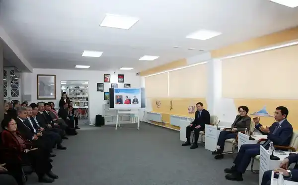 Депутаты Мажилиса обсудили реформы и социальные инициативы с учёными Караганды (5)