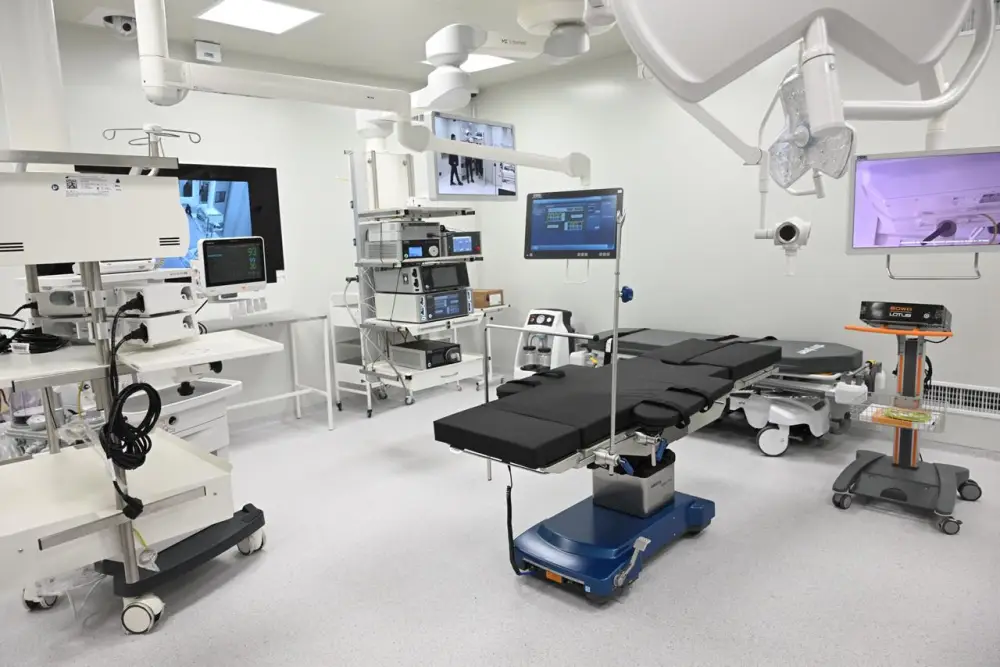 Дархан Сатыбалды ознакомился с ходом модернизации медицинских учреждений Алматы (3)