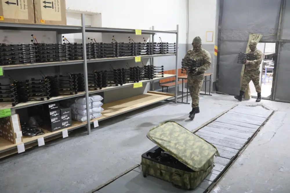 Более 100 дронов за месяц: в Десантно-штурмовых войсках развивают производство БПЛА (2)