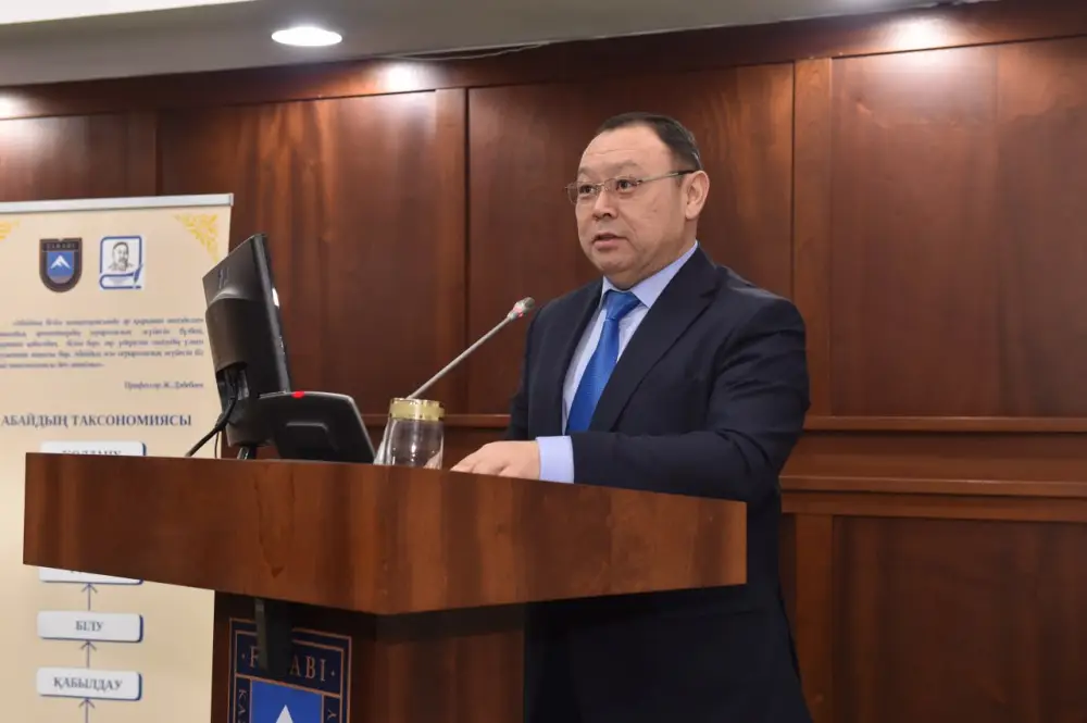 В КазНУ прошло заседание Ученого совета по итогам празднования 180-летия Абая (5)