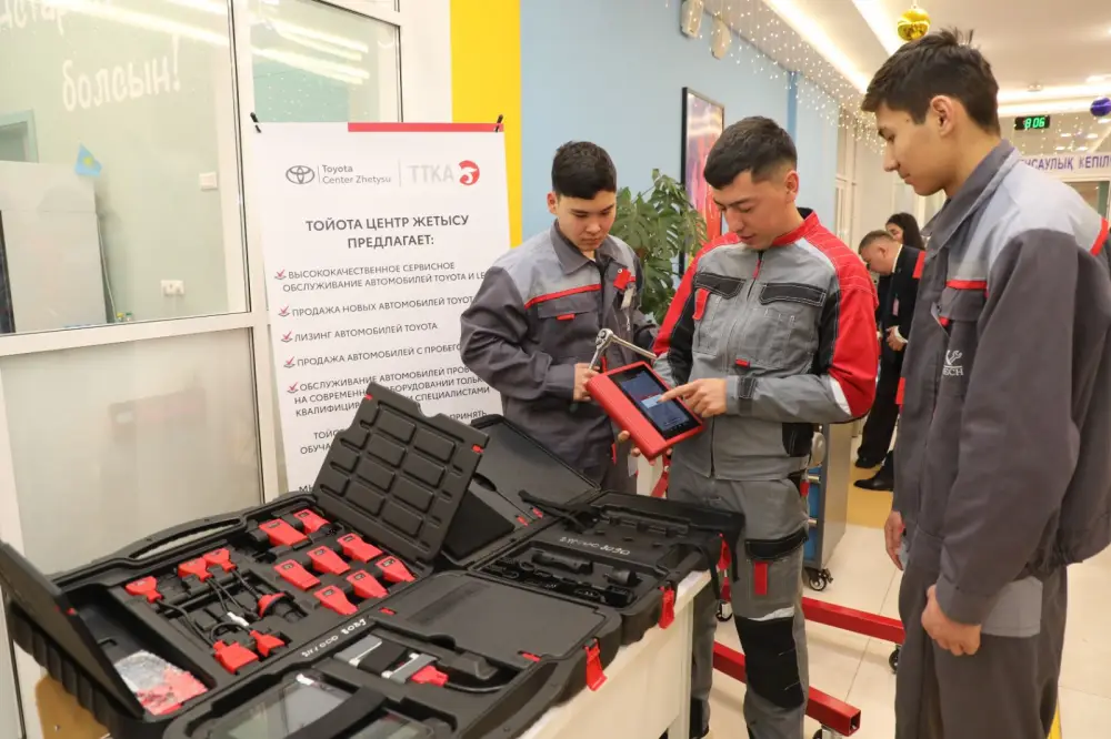 В Алматы подвели итоги Года рабочих профессий (2)