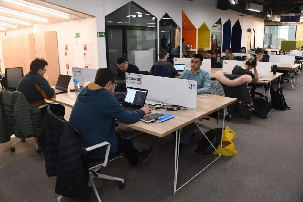 В Алматы обсудили развитие цифровых решений и ИИ в городском управлении (5)