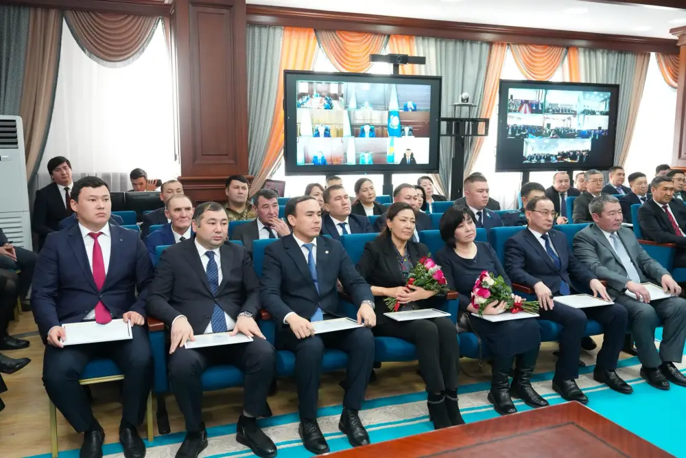 Рассмотрены вопросы исполнения поручений, данных на пятом заседании Национального курултая (4)