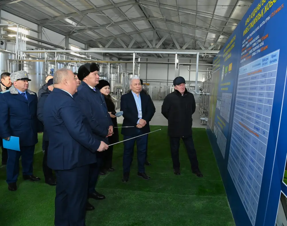 Глава региона проверил строительство завода по производству сухого порошка из верблюжьего молока (7)