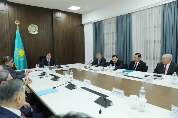Аким Жамбылской области встретился с представителями гражданского общества (9)