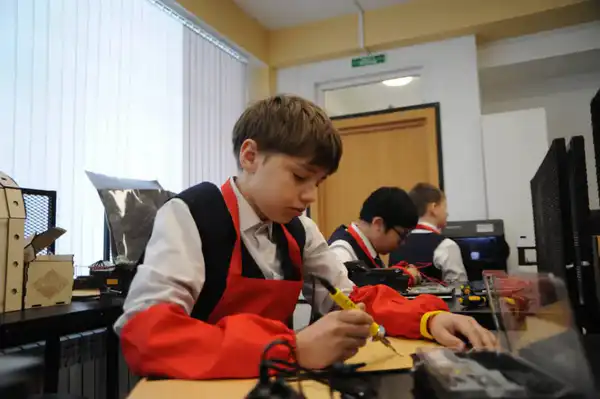 Аким ВКО посетил школу и врачебную амбулаторию в Глубоковском районе (6)