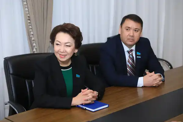 Глава региона принял депутатов (3)