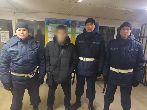 Гвардейцы задержали мужчину с холодным оружием в городе Конаев (3)