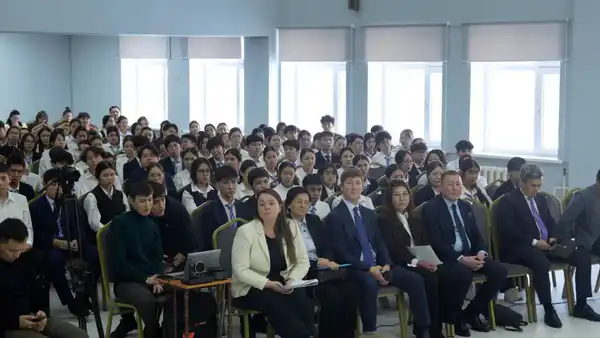 Более 150 тысяч школьников Астаны и Акмолинской области приняли участие в экочасе на тему водосбережения «Экономь воду – сохраняй будущее» (7)