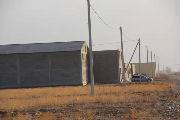 ТУРКЕСТАН: В ПРОМЫШЛЕННЫХ ЗОНАХ САУРАНА ВЕДЕТСЯ СТРОИТЕЛЬСТВО ОКОЛО 140 ЗДАНИЙ (2)