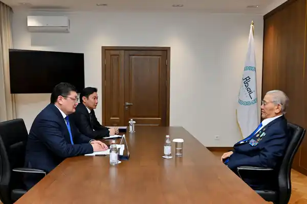 Аким области встретился с представителями интеллигенции и аксакалами региона (7)