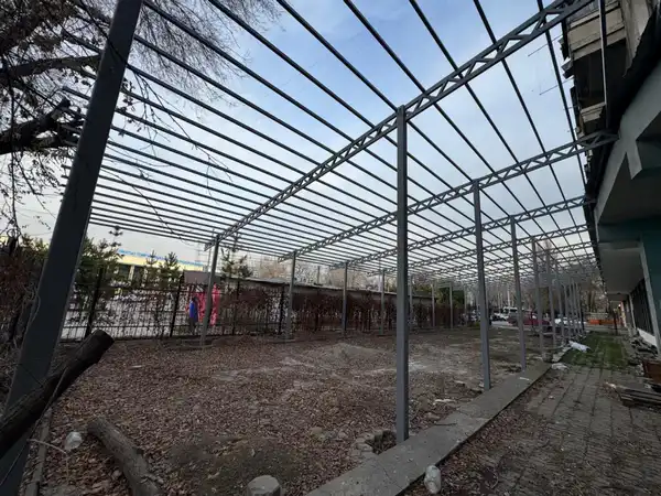 В Алматы снесли очередное незаконное сооружение (3)