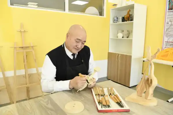 Воспитание, знания и искусственный интеллект: особое мероприятие прошло в столичной школе (5)