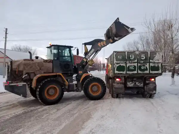 Более двух миллионов кубометров снега вывезли из Астаны с начала зимы (10)