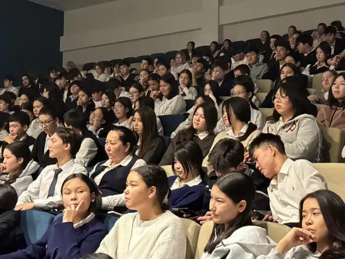 «Закон и порядок»: в Астане прошла профилактическая встреча со школьниками (4)