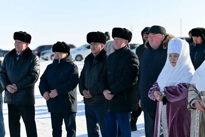 В Абайском районе в селе Карауыл вручили ключи от квартир (2)