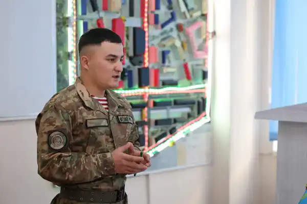 Солдат-полиглот из Национальной гвардии свободно говорит на семи языках (4)