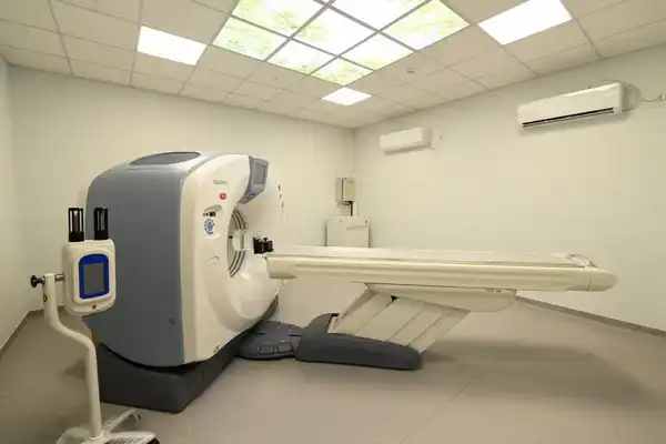 Глава региона ознакомился с работой центра Orhun Medical (9)