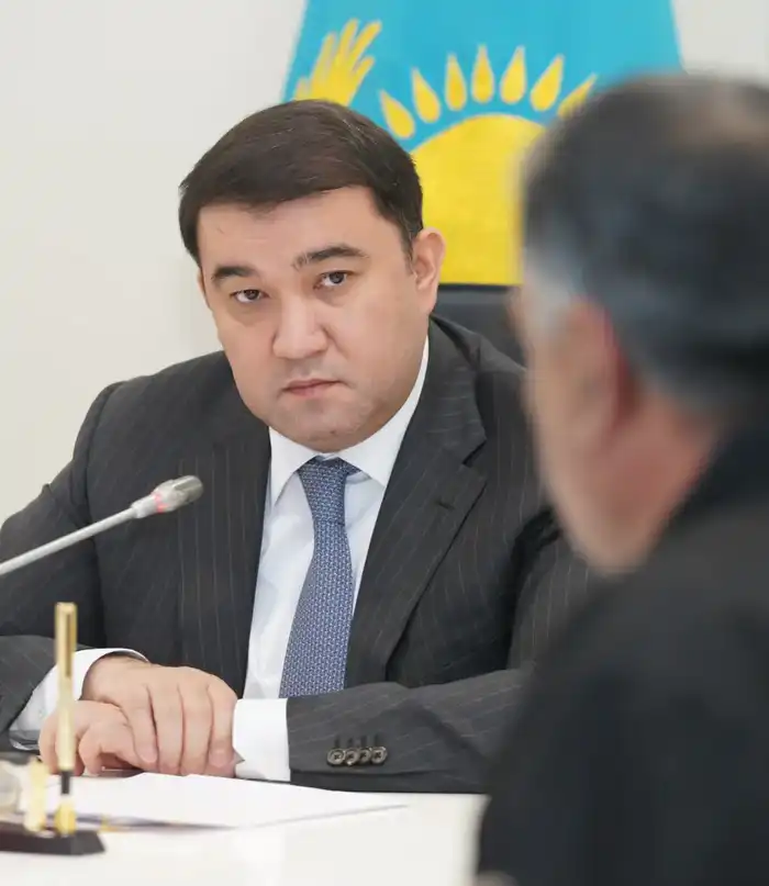 АКИМ ТУРКЕСТАНСКОЙ ОБЛАСТИ ПРОВЕЛ ОЧЕРЕДНОЙ ПРИЕМ ГРАЖДАН, ВЫСЛУШАВ ОБРАЩЕНИЯ И ПРЕДЛОЖЕНИЯ ЖИТЕЛЕЙ (2)