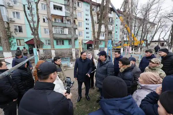 Ербол Карашукеев проинспектировал работы по ликвидации последствий пожара в Таразе (6)