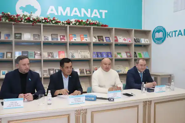 В Усть-Каменогорске депутат Мажилиса Ерлан Саиров встретился с представителями интеллигенции (10)