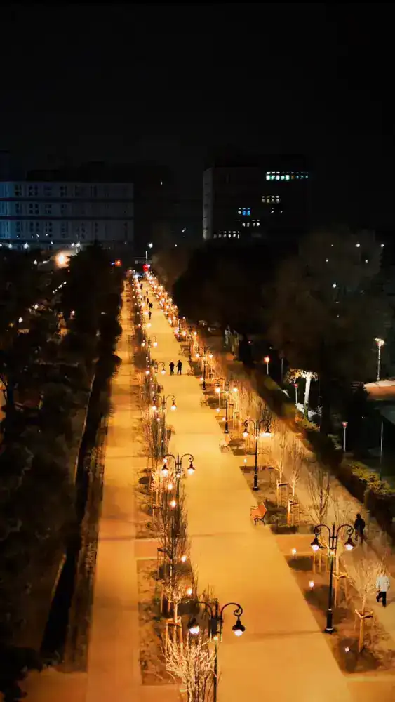 В Алматы часть улицы Пушкина преобразовали в пешеходный бульвар (3)