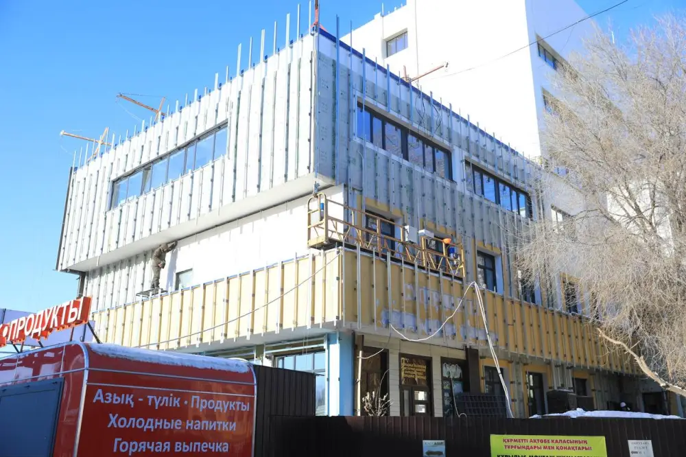 В Актобе продолжается реконструкция железнодорожного вокзала (3)