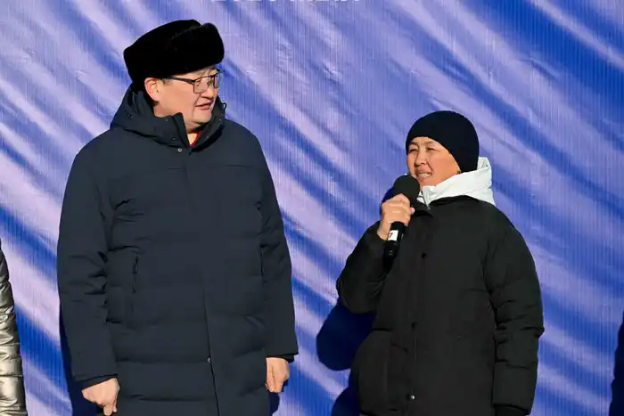 В Абайском районе в селе Карауыл вручили ключи от квартир (5)