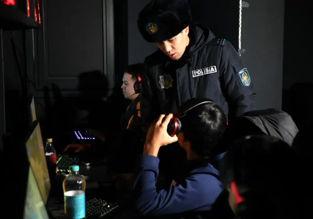 В Алматы резиденты комьюнити-центров провели ночной мониторинг компьютерных клубов (3)