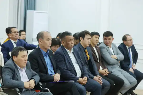 Ербол Карашукеев встретился с представителями интеллигенции (5)