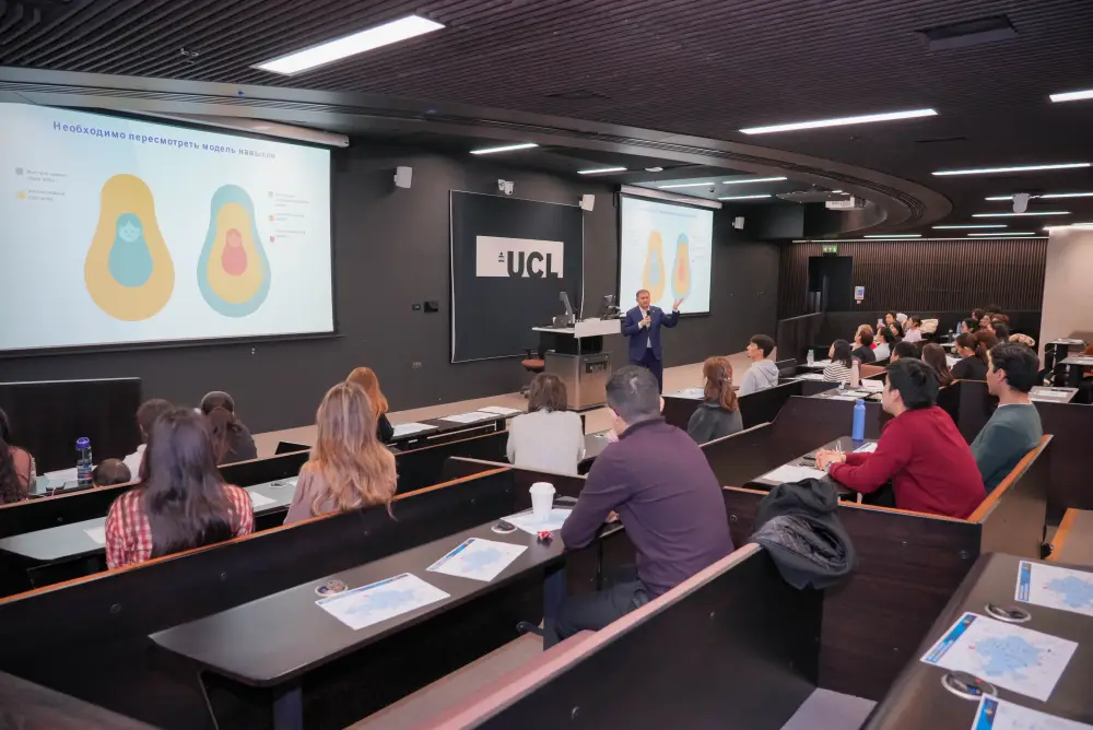 Министр Саясат Нурбек провел встречу с казахстанскими студентами в Великобритании (3)