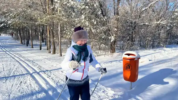 В Астане группа пенсионеров занимается лыжным спортом и зимним плаванием (2)