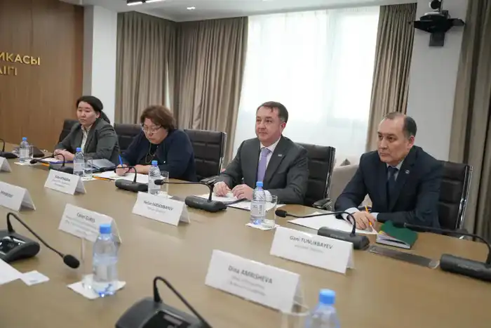 Министр юстиции Ерлан Сарсембаев встретился с Джерен Гюрес — Главой офиса «ООН-женщины» (5)