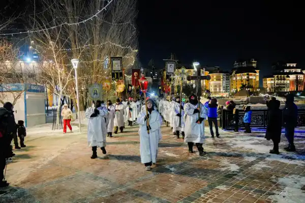 В Астане проходят крещенские купания (9)