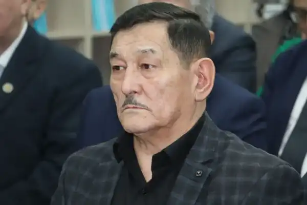 В Усть-Каменогорске депутат Мажилиса Ерлан Саиров встретился с представителями интеллигенции (7)