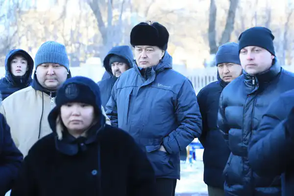 Аким области проверил уборку снега в микрорайоне Есет батыра (3)