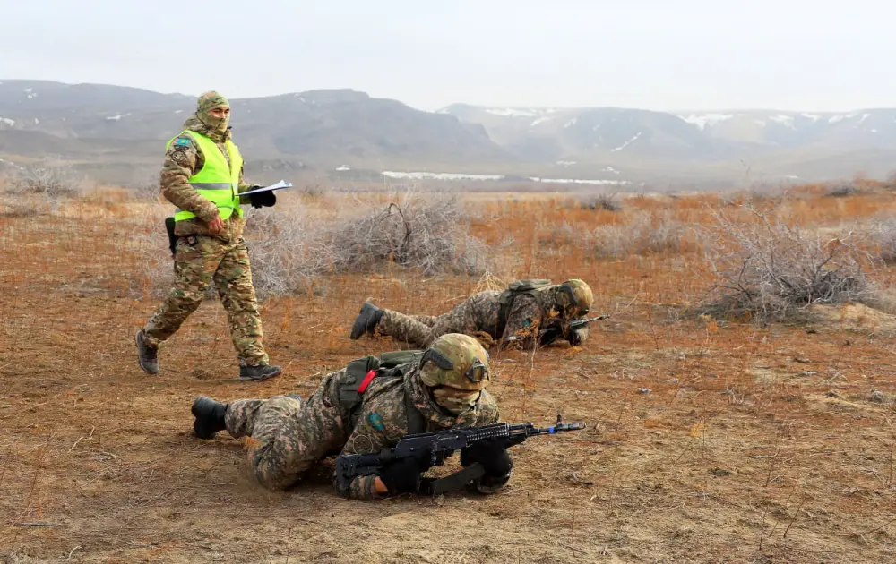 В условиях, приближенных к боевым: как готовят разведчиков ДШВ (2)