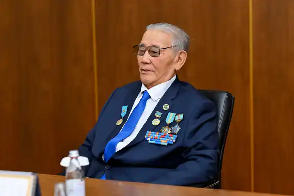 Аким области встретился с представителями интеллигенции и аксакалами региона (2)