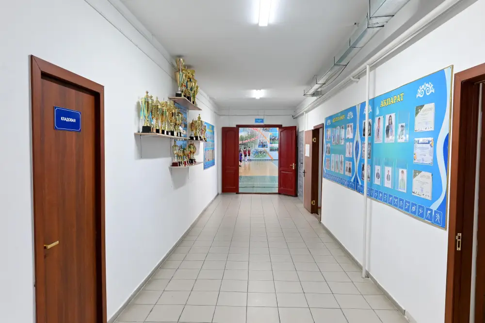 Аким области посетил спортивные объекты в селе Бескарагай (5)