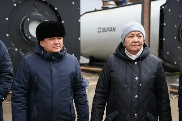 Глава региона ознакомился с ходом строительства автономной блок-модульной котельной на левом берегу (5)