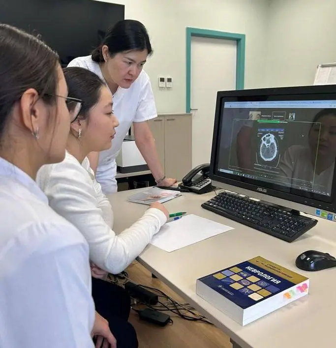 ИНСУЛЬТНЫЙ ЦЕНТР НКЦЭМ: ПО РЕСПУБЛИКЕ В 2025 ГОДУ ПРОЛЕЧЕНО СВЫШЕ 53 ТЫСЯЧ ПАЦИЕНТОВ (4)