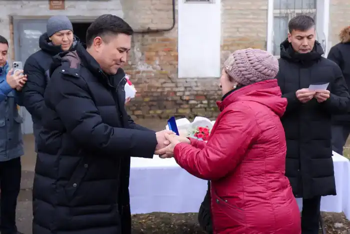 ЗЕЛЁНАЯ БАЛКА: СЕМЬИ ВЕТХОГО ЖИЛЬЯ ПЕРЕСЕЛИЛИ В ШЫМКЕНТЕ (10)