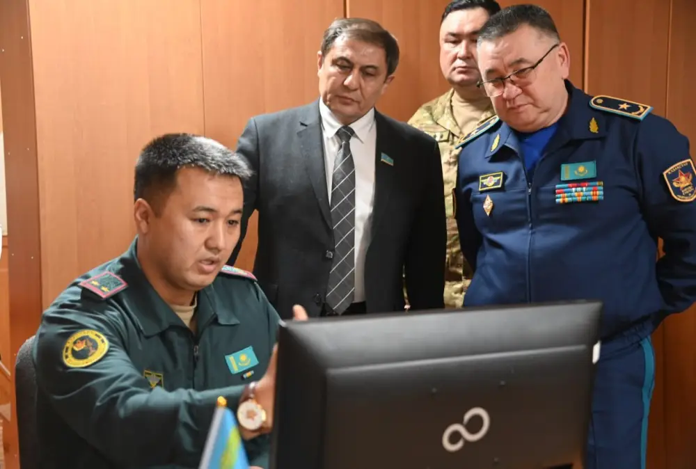 Открытый разговор: замминистра обороны обсудил актуальные вопросы с общественностью (3)