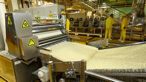 Премьер-министр посетил ряд предприятий Алматинской области и ознакомился с объемами привлеченных инвестиций (4)