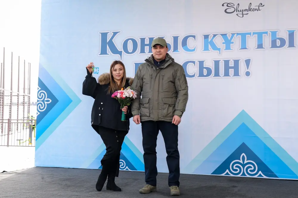 В МИКРОРАЙОНЕ «ТҰРАН» 24 СЕМЬИ ПОЛУЧИЛИ АРЕНДНОЕ ЖИЛЬЁ (5)