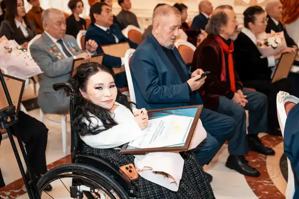 Деятелям культуры вручили государственные стипендии в Астане (6)