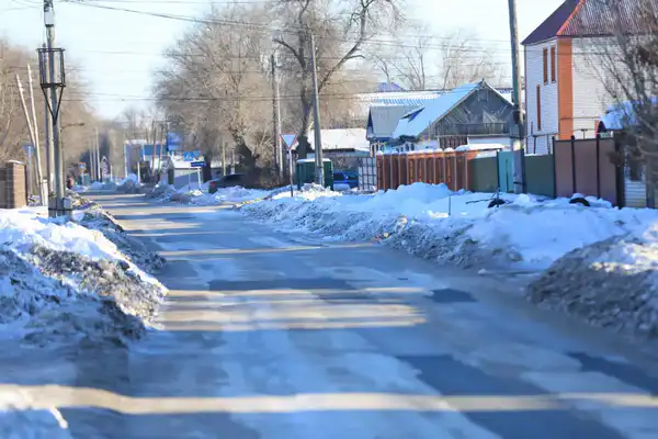 Аким области проверил уборку снега в микрорайоне Есет батыра (2)