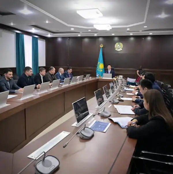 Аким области Асаин Байханов сегодня после прямого эфира провел рабочее совещание в связи с ожидаемым ухудшением погодных условий (8)