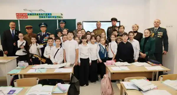 Национальная гвардия и столичная школа почтили память героя (3)