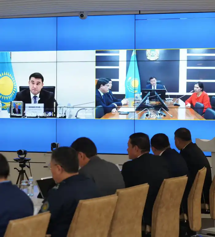 АКИМ ТУРКЕСТАНСКОЙ ОБЛАСТИ ПРОВЕЛ ОЧЕРЕДНОЙ ПРИЕМ ГРАЖДАН, ВЫСЛУШАВ ОБРАЩЕНИЯ И ПРЕДЛОЖЕНИЯ ЖИТЕЛЕЙ (3)